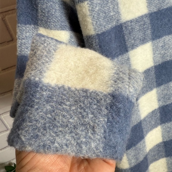 Tahari Blue and White Teddy wool Jacket with Classic Check Pattern/S - Picture 11 of 11